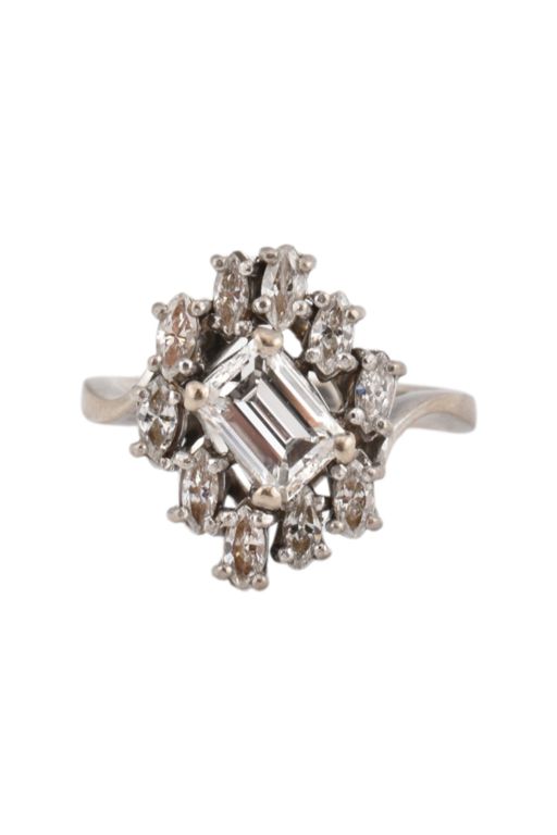 18k White Gold Diamond Cluster Ring