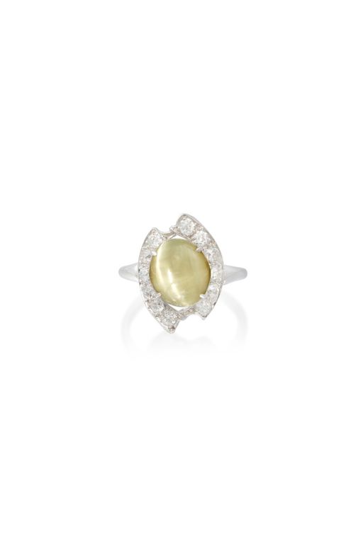 Cat's-Eye Chrysoberyl and Diamond Ring