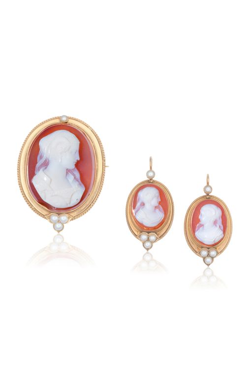 Shell and Pearl Jewelry Set