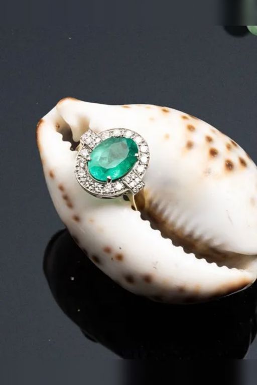 18k Two-Tone Gold Emerald and Diamond Ring