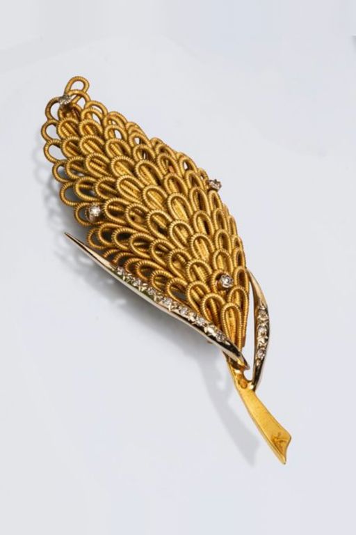 18k Yellow Gold Diamond Leaf Brooch