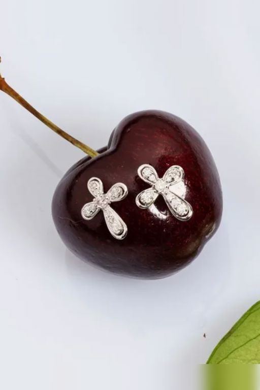 18k White Gold Diamond Cross Stud Earrings