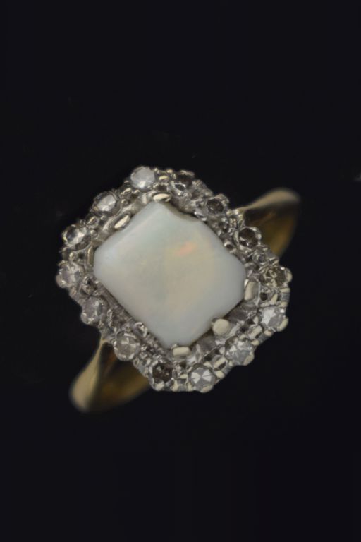 18k Gold Opal and Diamond Ring