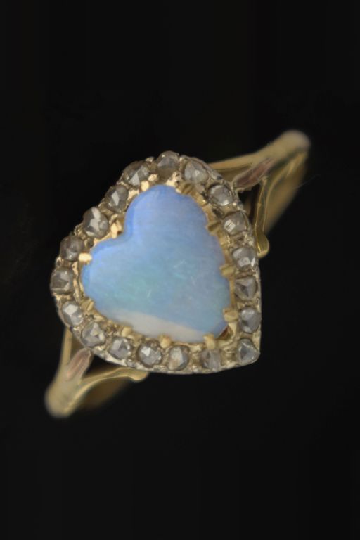 18k Gold Opal and Diamond Ring