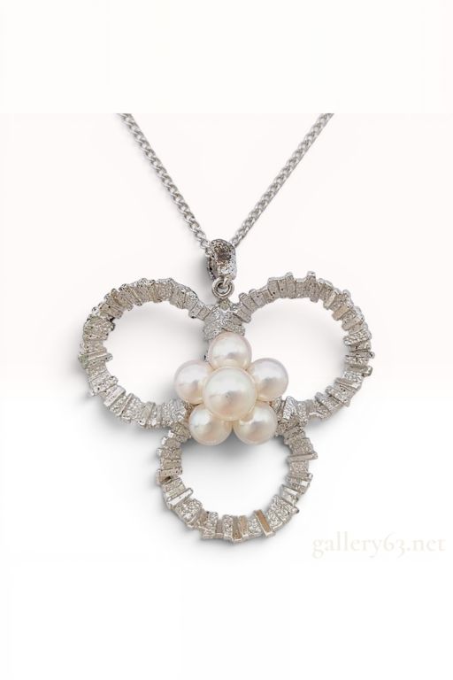 Silver Pearl Trefoil Pendant Necklace