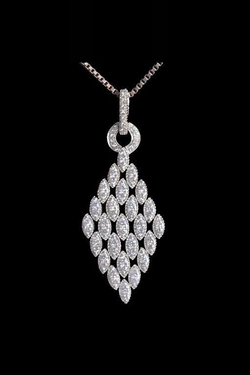 18k Gold Diamond Pendant Necklace