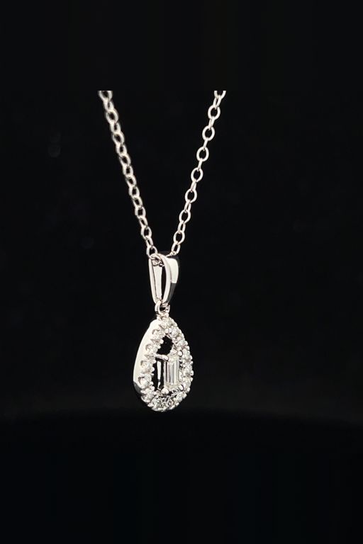 10k Gold Diamond Pendant Necklace