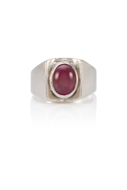 18k White Gold Ruby Ring