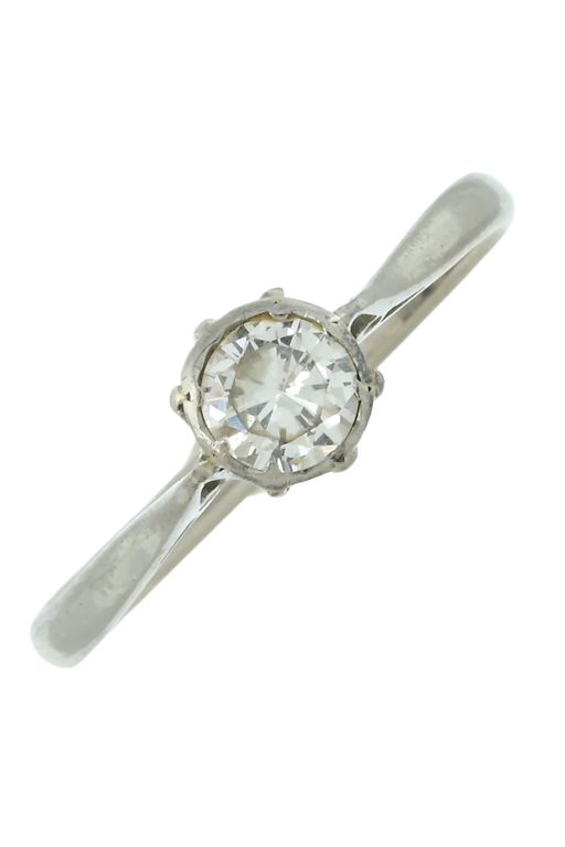 18k White Gold Diamond Solitaire Ring