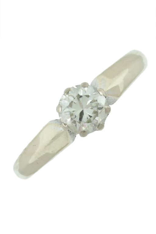 18k Gold Diamond Solitaire Ring