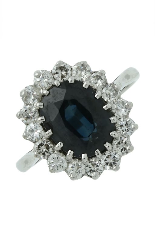 18k White Gold Sapphire and Diamond Cluster Ring
