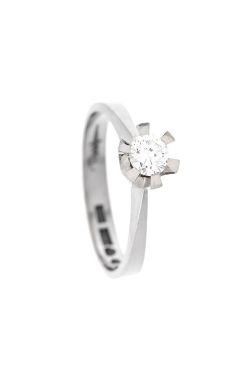 18k Gold Diamond Ring