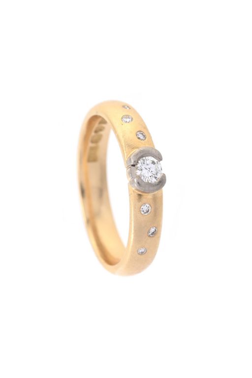 18k Gold Diamond Ring