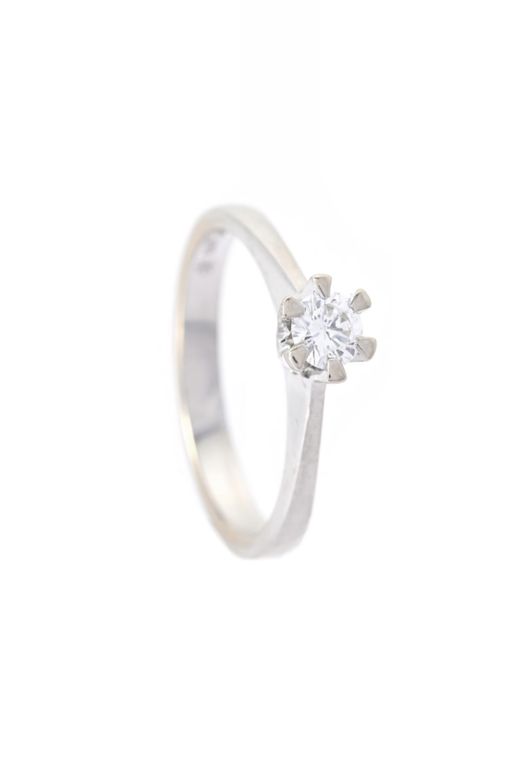 18k Gold Diamond Ring