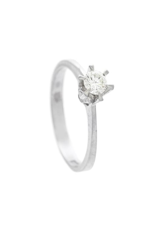 18k Gold Diamond Ring