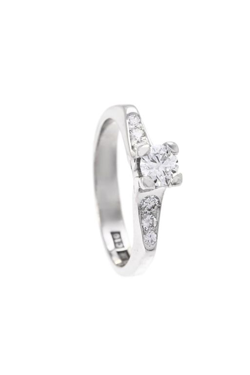 18k White Gold Diamond Ring