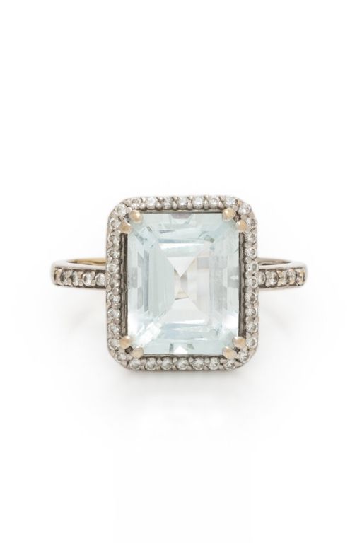 18k White Gold Aquamarine and Diamond Ring