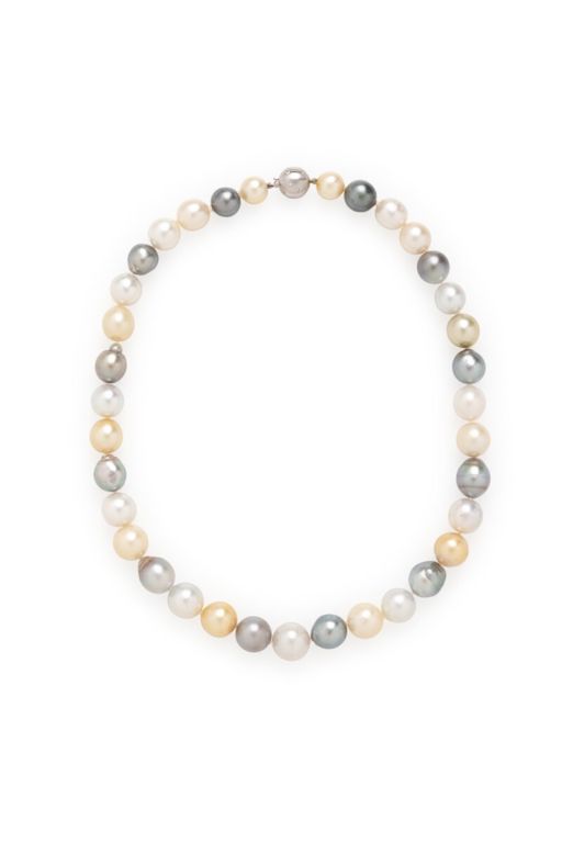 18k White Gold Pearl and Diamond Necklace