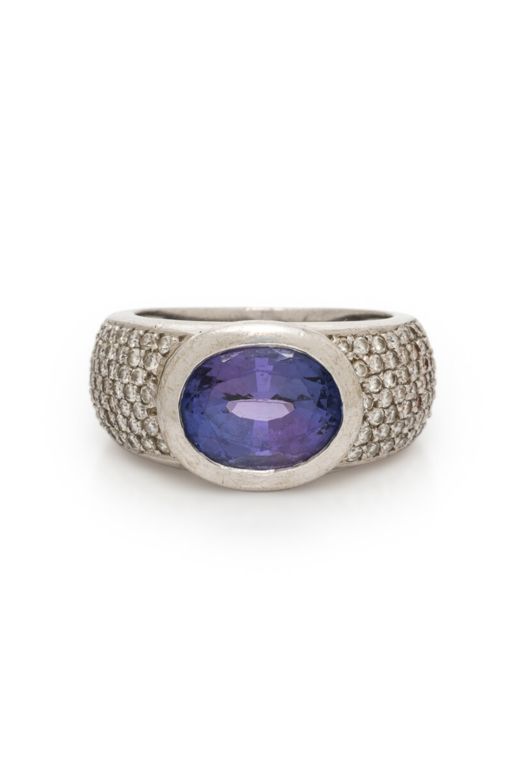 18k White Gold Tanzanite and Diamond Ring