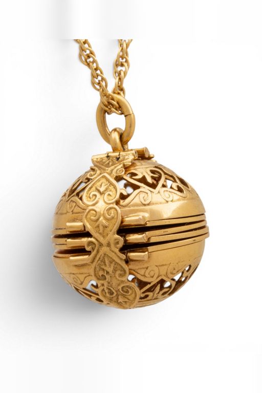 Gold Locket Pendant Necklace