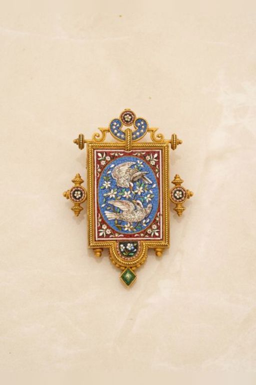 18k Gold Brooch