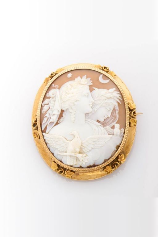 14k Gold Shell Brooch