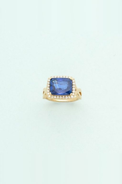 18k Gold Sapphire and Diamond Ring