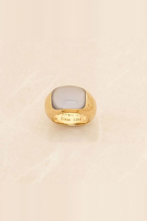 18k Gold Chalcedony Band Ring