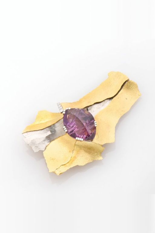 18k Gold Amethyst and Diamond Pendant Brooch