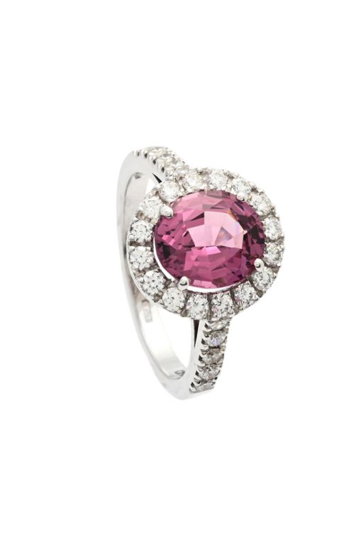 18k Gold Garnet and Diamond Ring