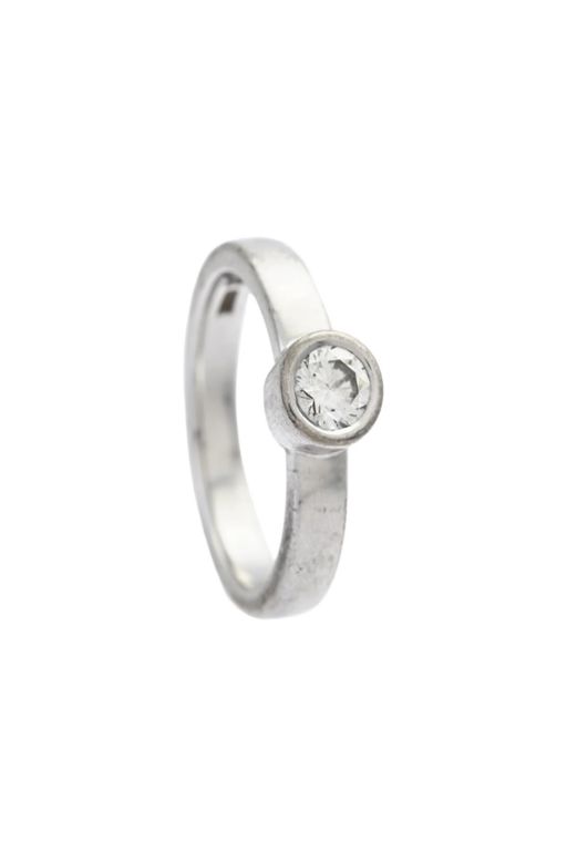 18k Gold Diamond Solitaire Ring