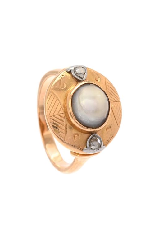 18k Gold Pearl and Diamond Ring