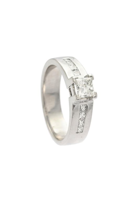 18k Gold Diamond Ring