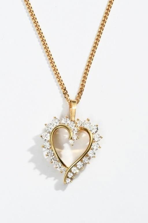 18k Gold Diamond Pendant Necklace