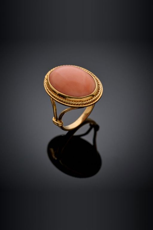 18k Gold Coral Ring
