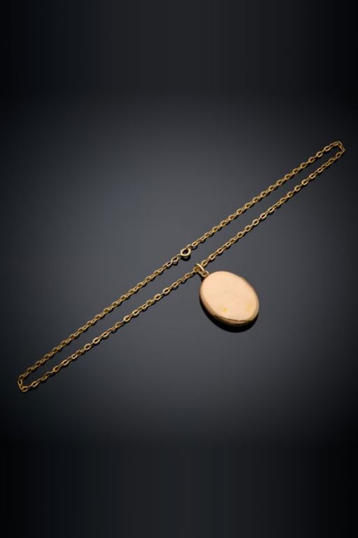 Gold Pendant Necklace