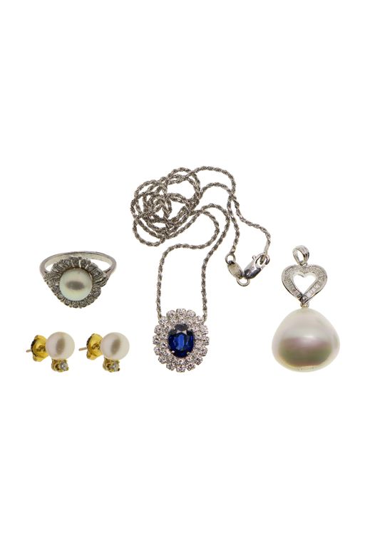 18k Gold Sapphire Pearl and Diamond Set