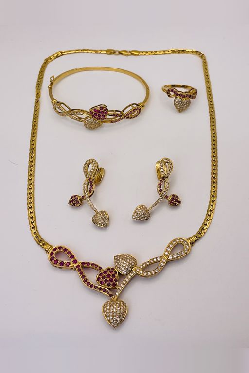 18k Gold Ruby and Diamond Jewelry Set