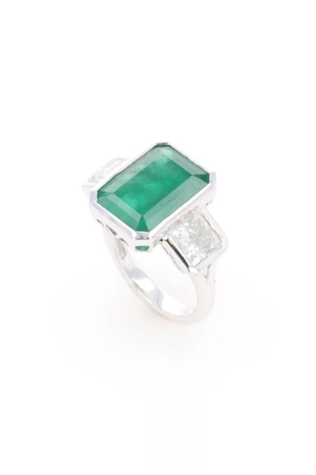 18k Gold Emerald and Diamond Ring