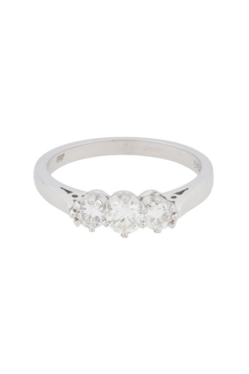 18k White Gold Diamond Ring