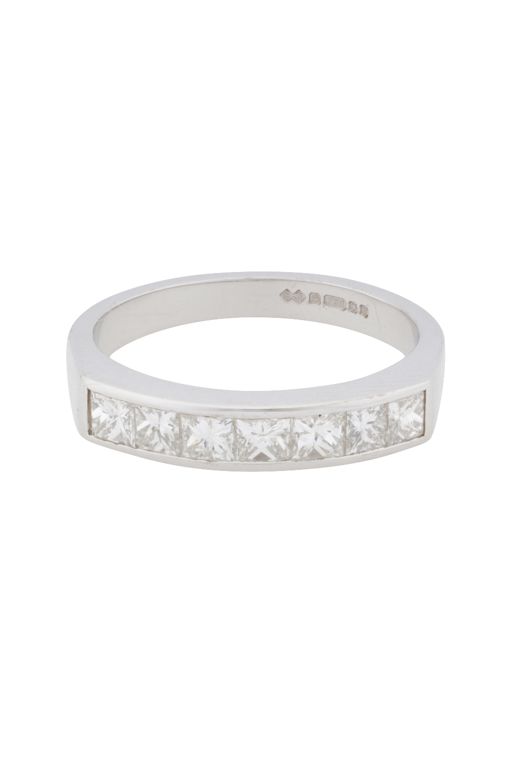 18k White Gold Diamond Ring