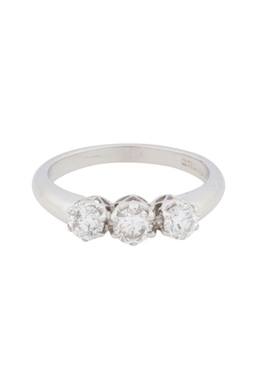 18k White Gold Diamond Ring