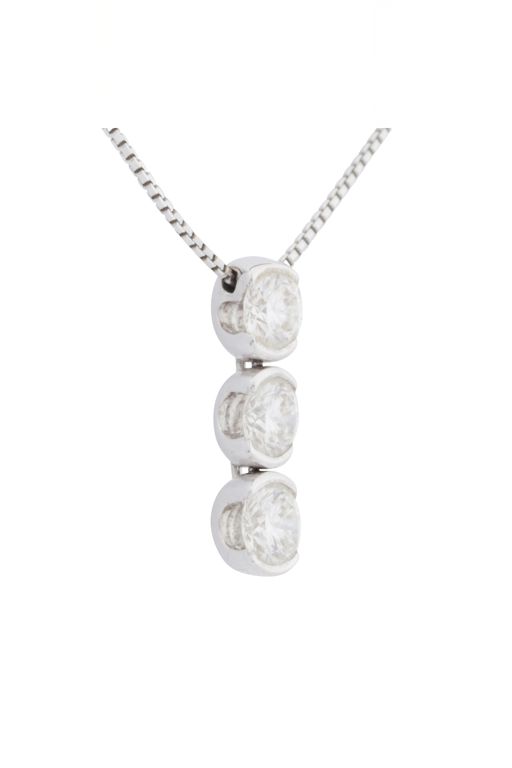 18k White Gold Diamond Pendant Necklace