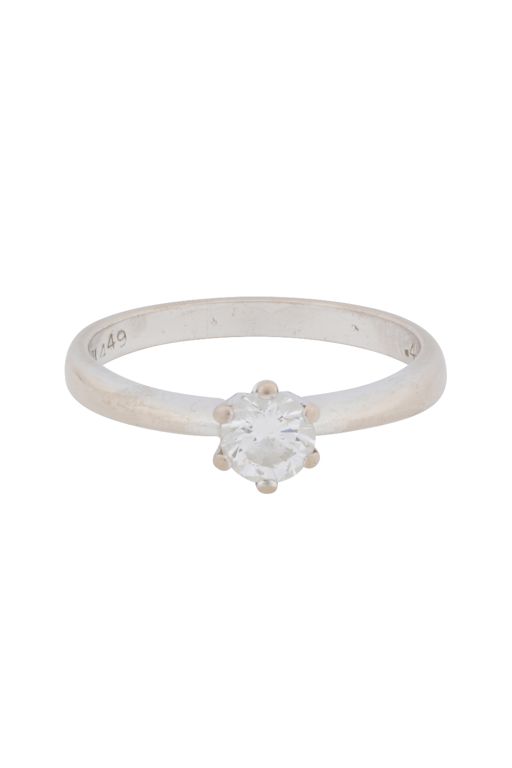 18k White Gold Diamond Solitaire Ring