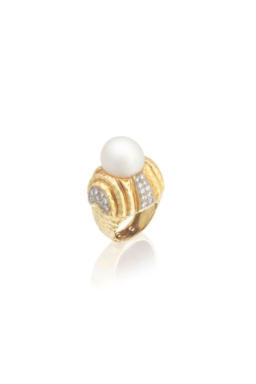 18k Gold Pearl and Diamond Ring