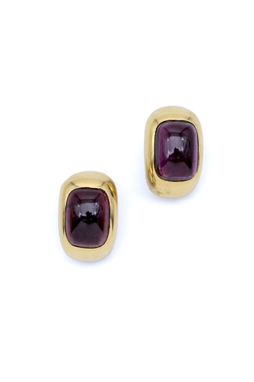 18k Yellow Gold Garnet Earrings