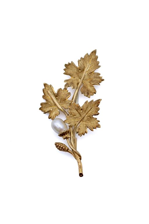 18k Yellow Gold Pearl Floral Brooch