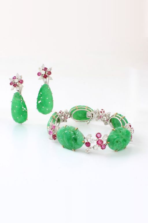 18k Gold Jade, Diamond and Ruby Jewelry Set