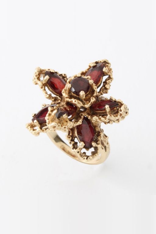 14k Yellow Gold Garnet Starburst Cluster Ring