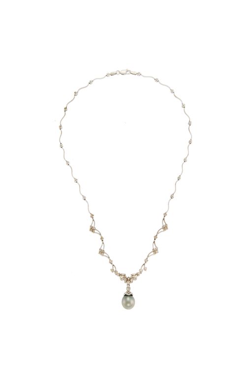 18k Gold Pearl and Diamond Pendant Necklace